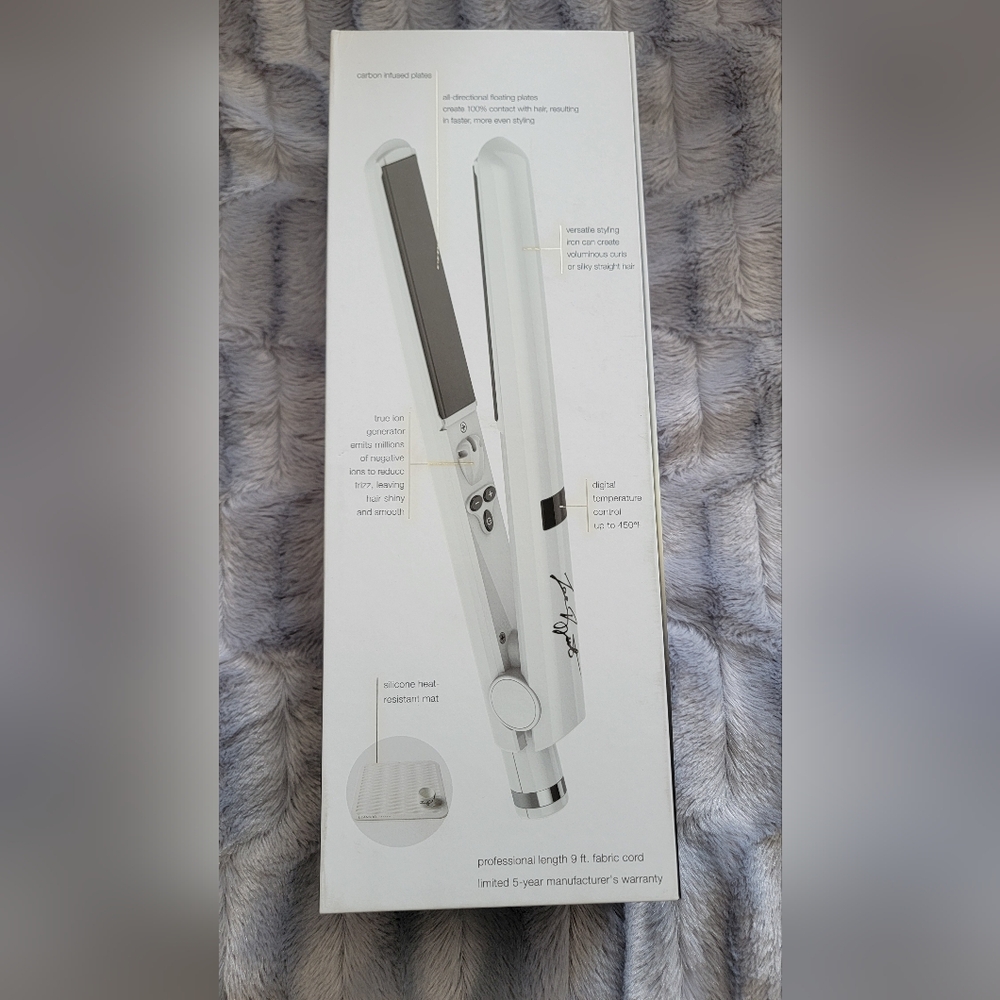 Leandro Limited White Hair Straightener - Picture 2 of 4